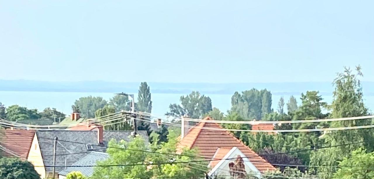 Azur Panorama Apartman Alsoors Exterior photo