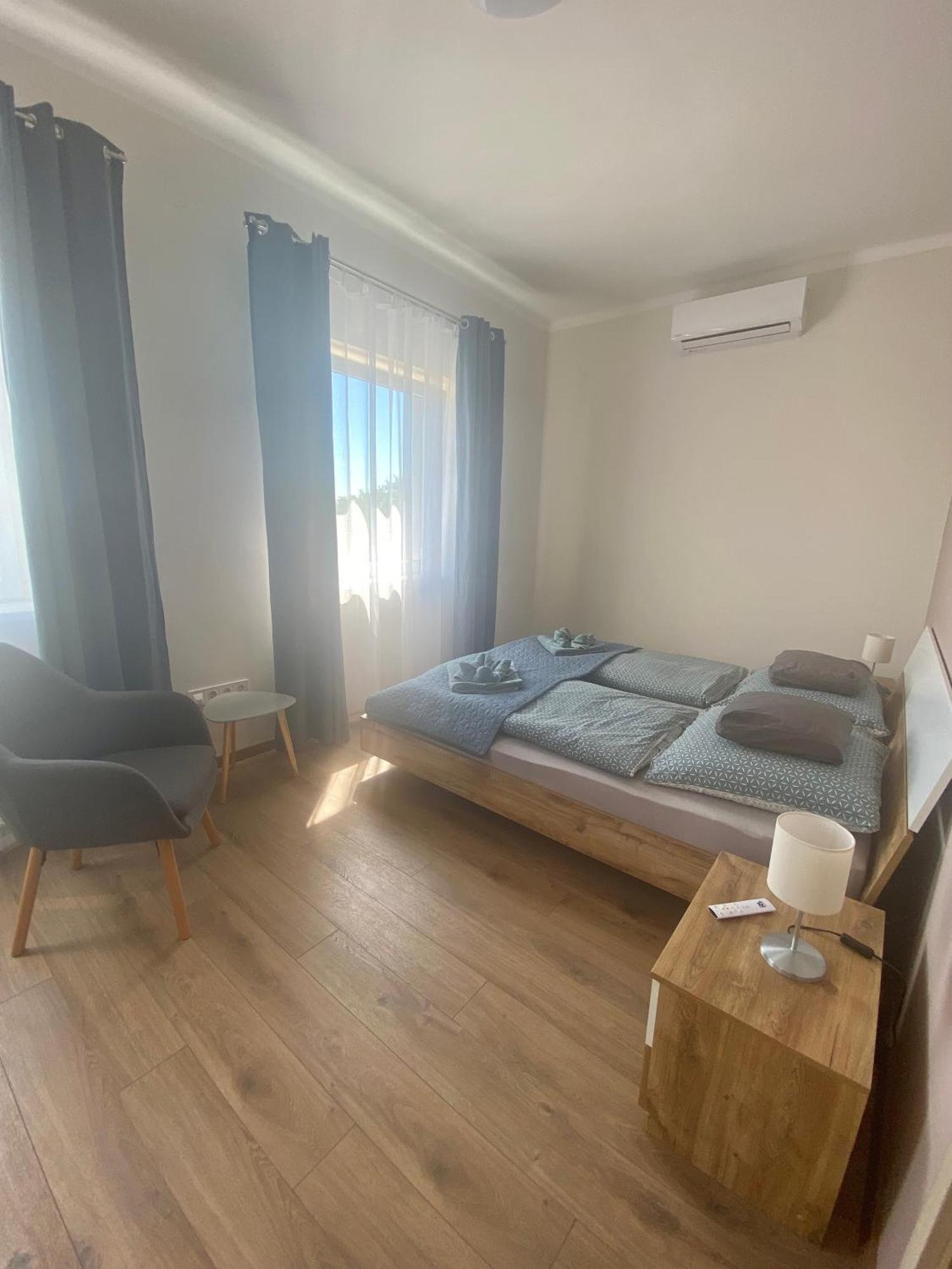 Azur Panorama Apartman Alsoors Exterior photo